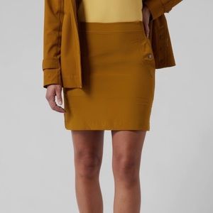 NWT Athleta Vienna Cargo Skort - size 6.